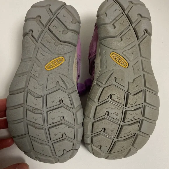 Keen size 10 little kid - Picture 4 of 5